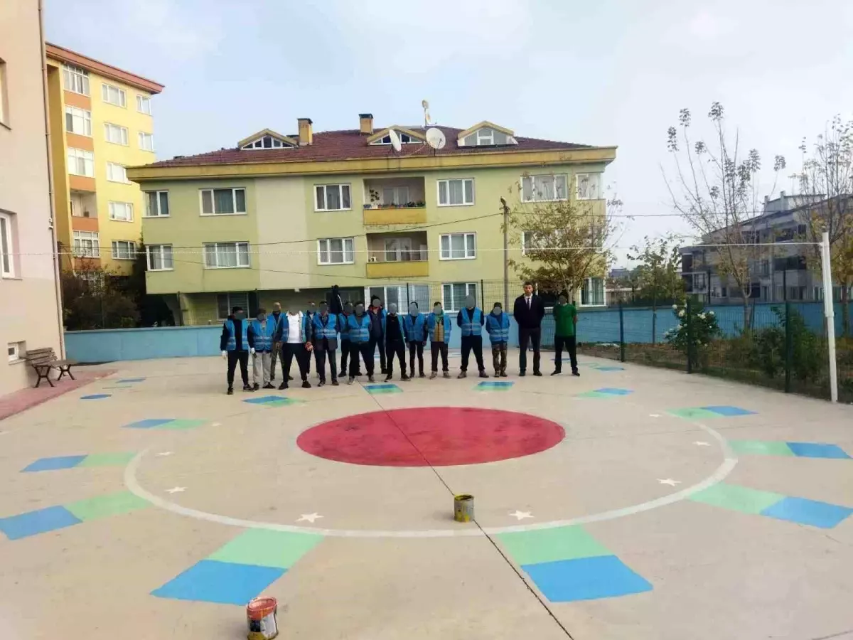 Bandırma’da Okullara Temizlik ve Tadilat