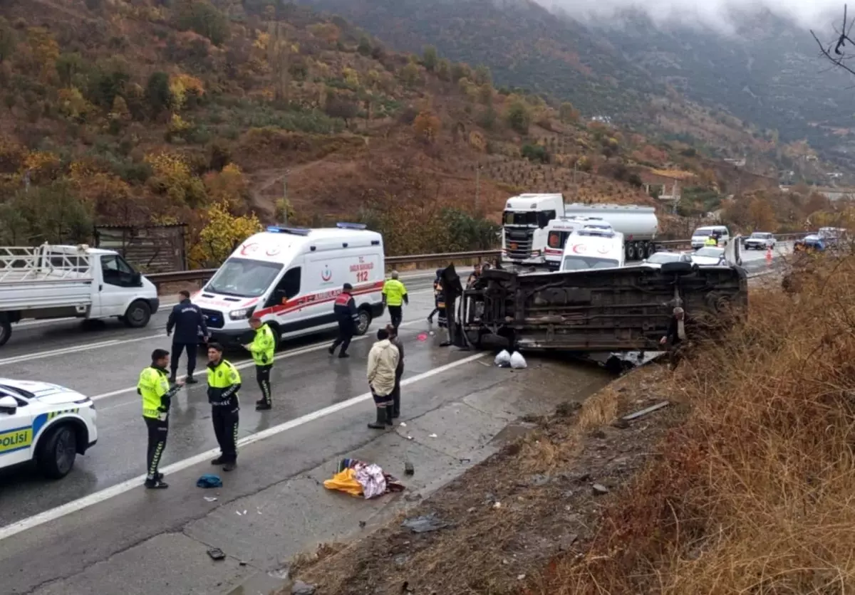 Osmaniye’de Minibüs Devrildi: 6 Yaralı