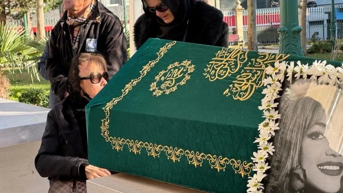 Kamuran Akkor’un ablası Gönül Akkor’un cenazesinde duygusal anlar! Selami Şahin “Böyle bir ses Türkiye’ye bir daha gelmez”