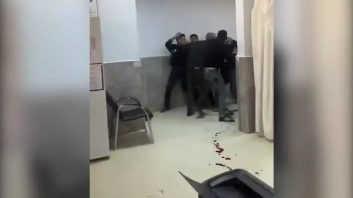 Şanlıurfa’da Hastane Acil Servisinde Bıçaklı Kavga: 5 Yaralı