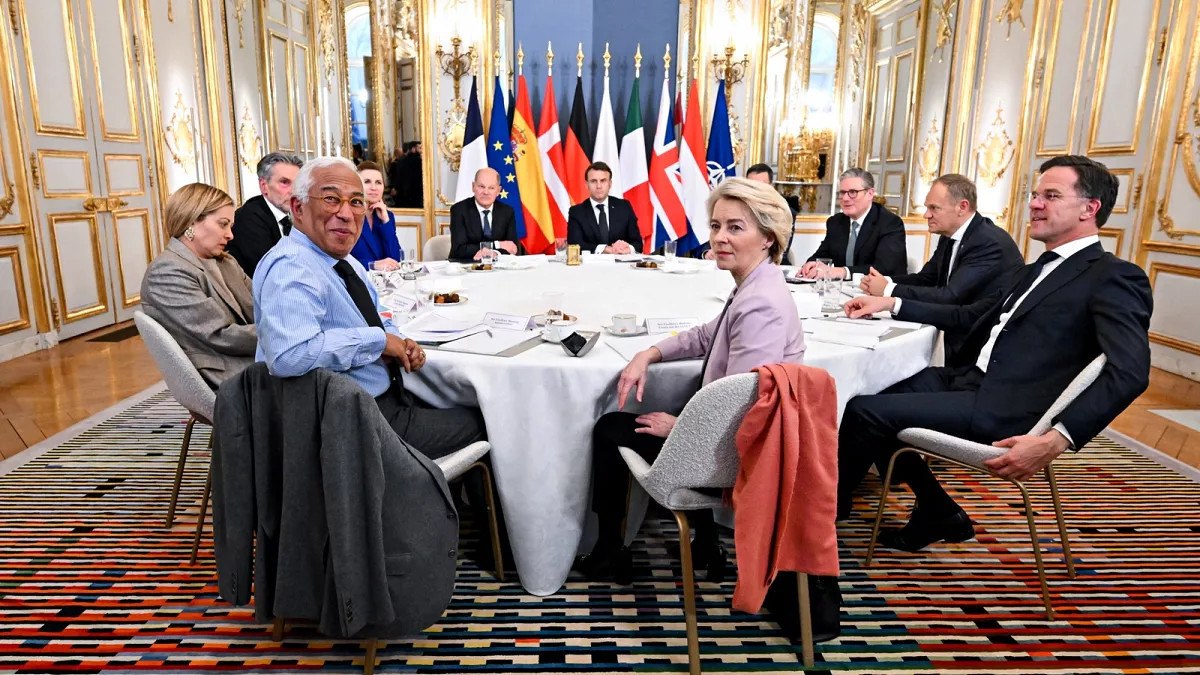 Avrupa liderlerinin acil Paris toplantısında sinirler gerildi