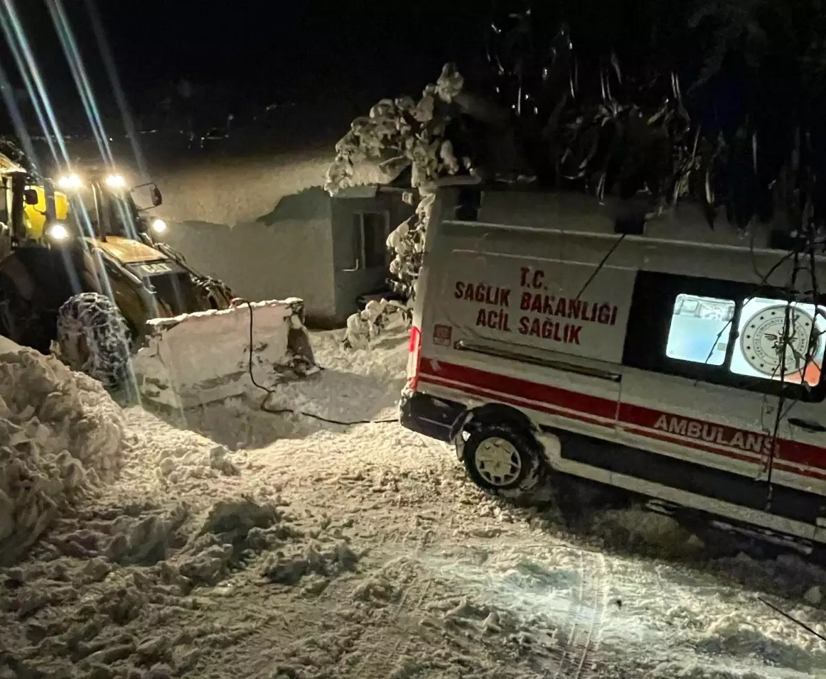 Rize’de Kar Engeli: Ambulansa Özel İdare Desteği