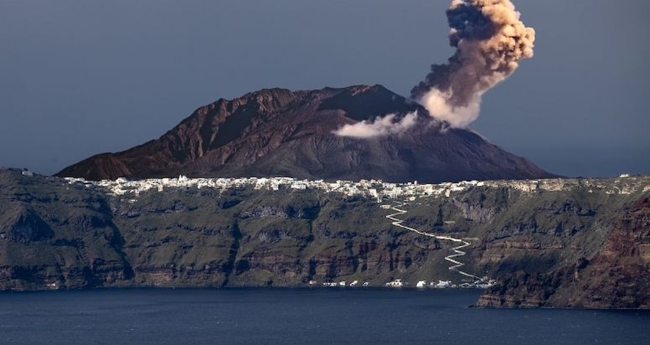 Santorini’de ‘deprem fırtınası’ paniğe yol açtı, Türkiye de teyakkuza geçti