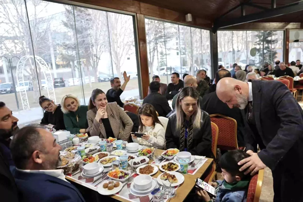 Kocasinan Belediyesi’nden Muhtarlara İftar Programı