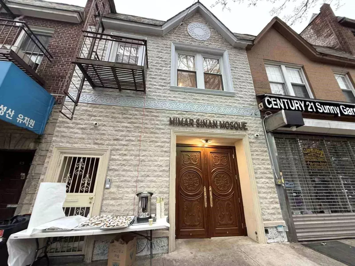 New York’ta Bayram Namazı Coşkusu