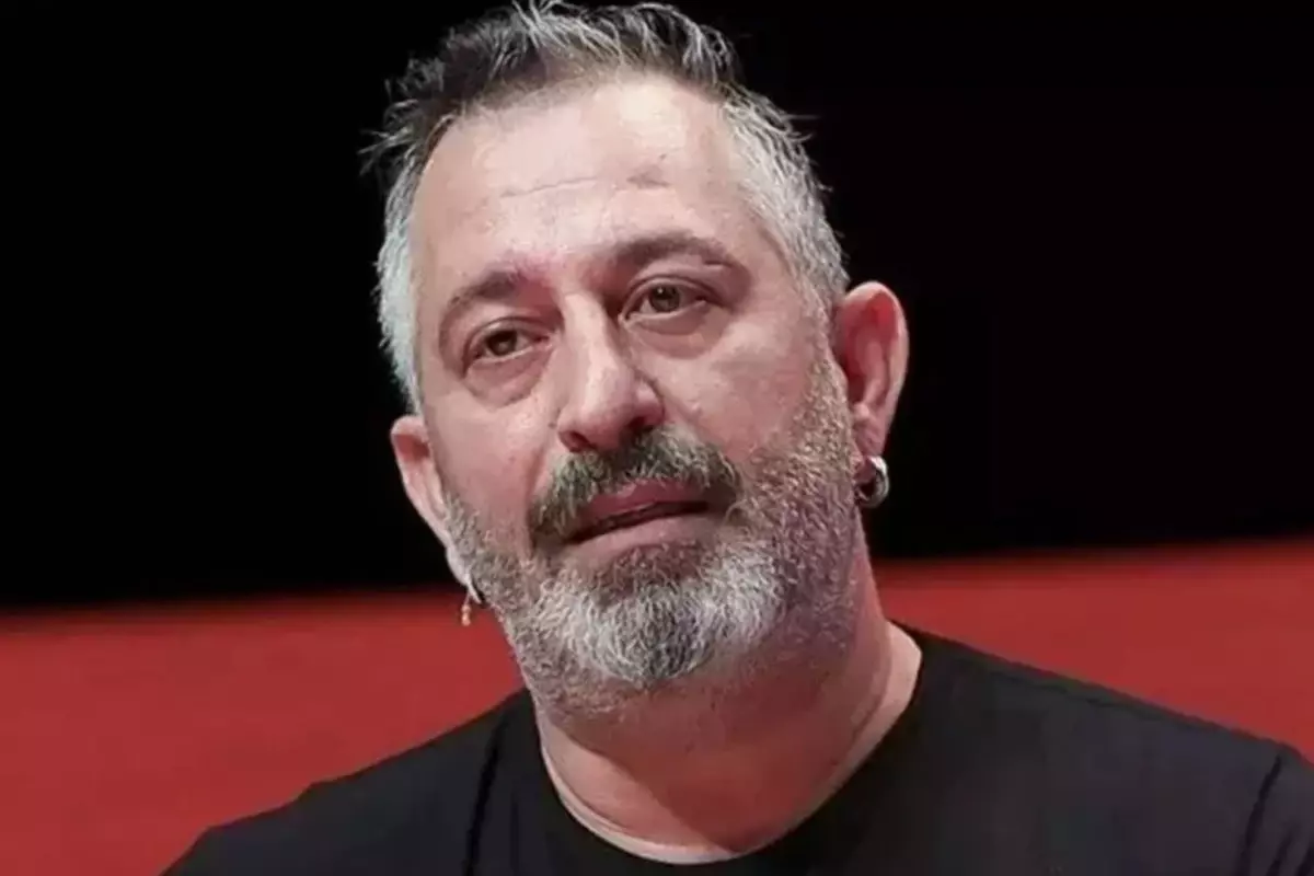 Cem Yılmaz adeta isyan etti: Bana niye versin avanak!